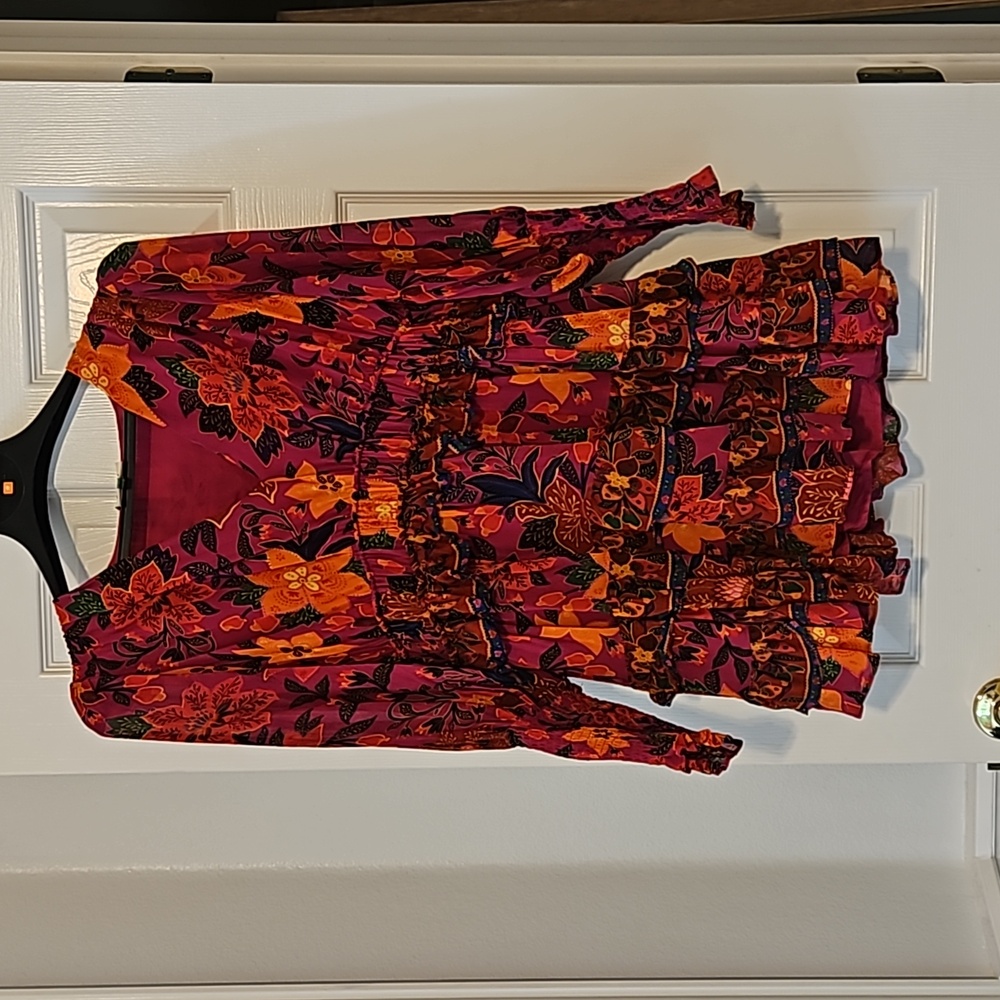 Like NEW FARM Rio Tropical Tapestry Long-Sleeve Mini Dress in Pink size Medium